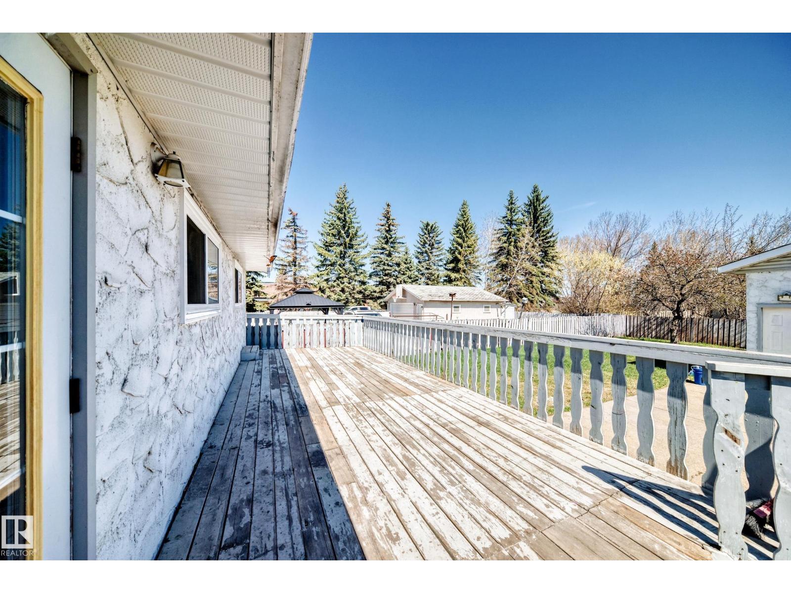 16819 109 ST NW - 22