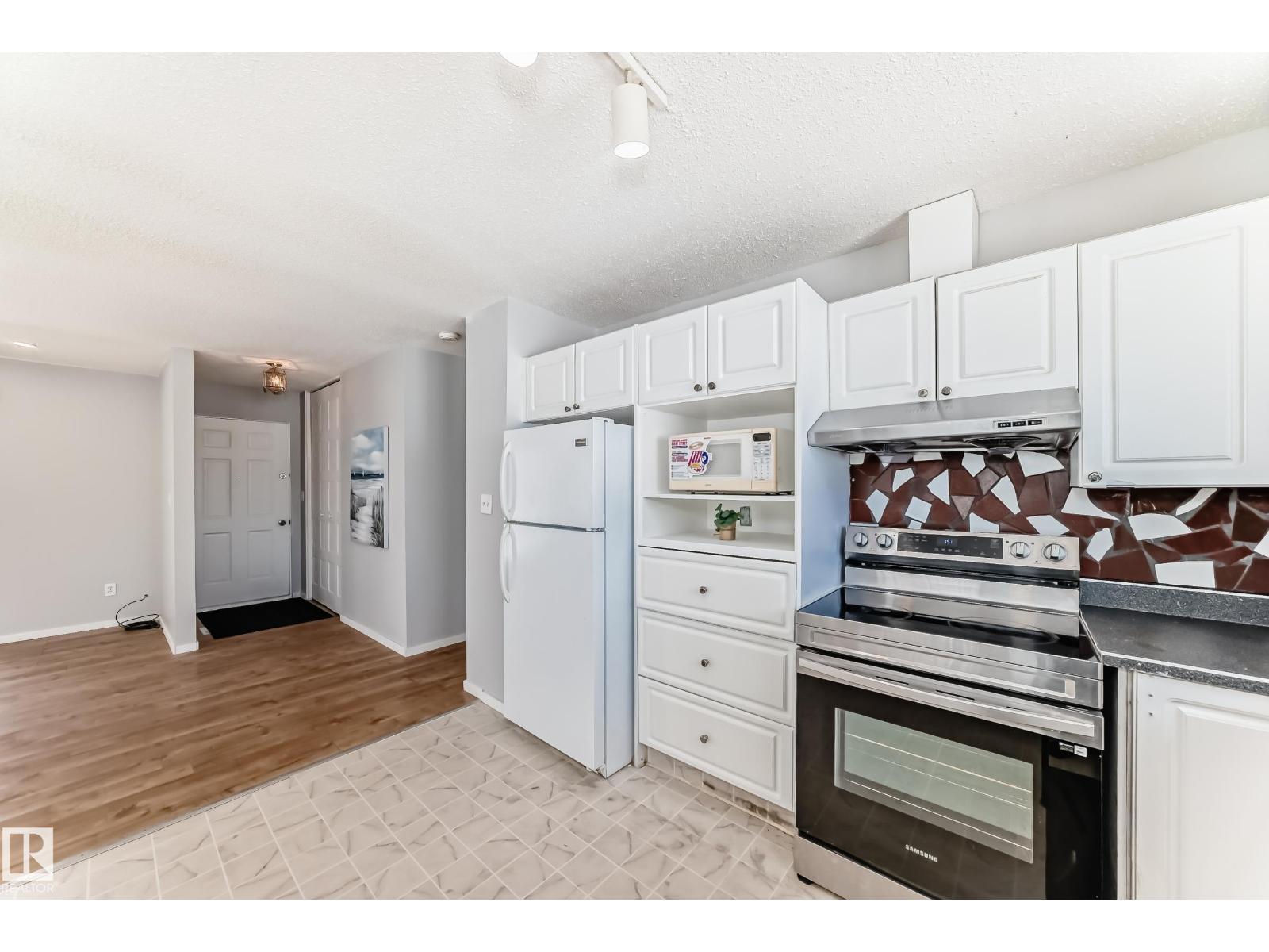 16819 109 ST NW - 17
