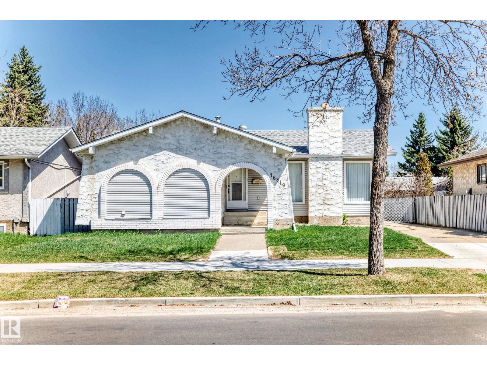 16819 109 ST NW - 1