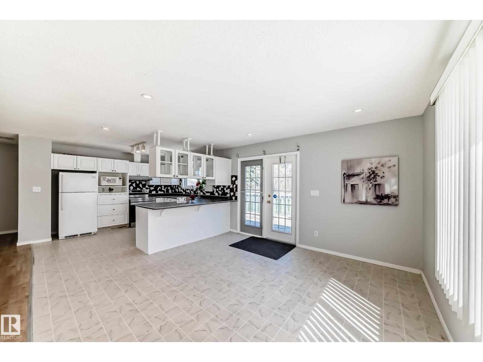16819 109 ST NW - 20