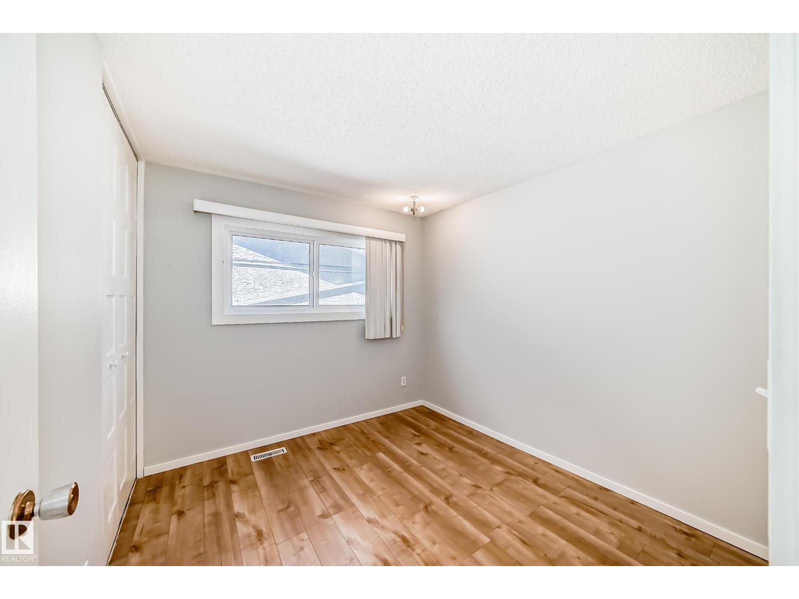 16819 109 ST NW - 34