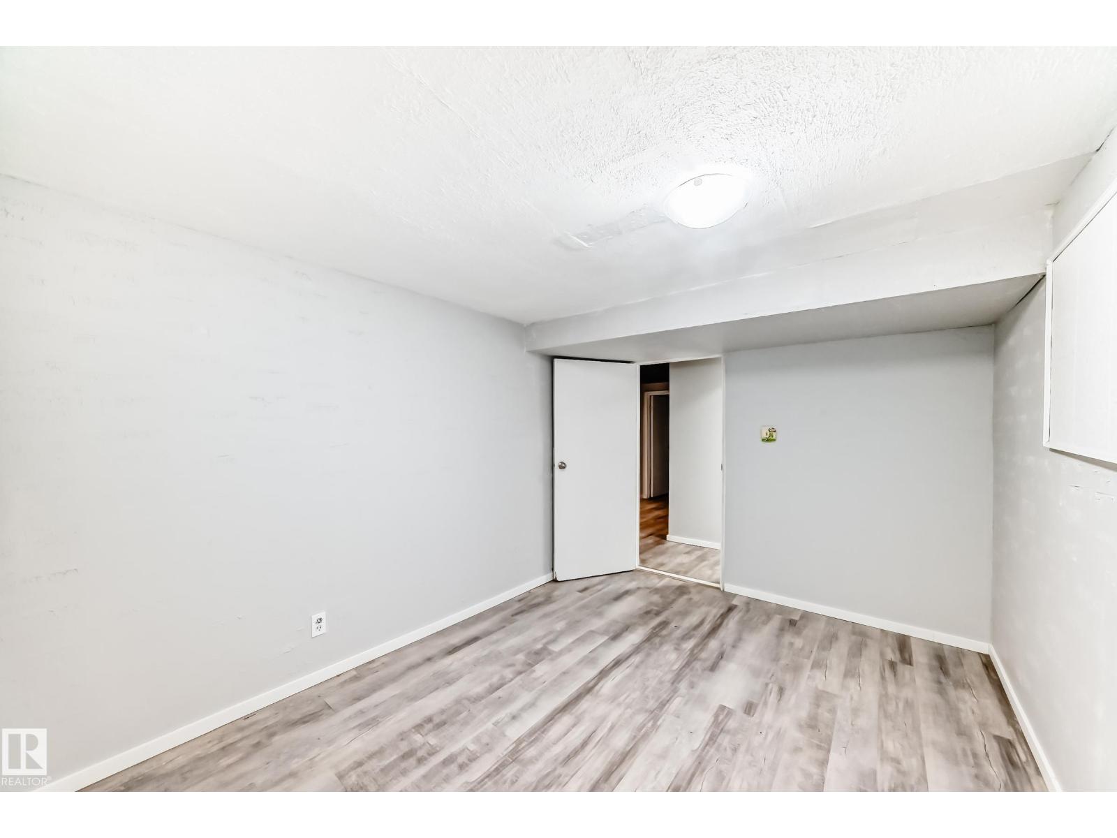 16819 109 ST NW - 49