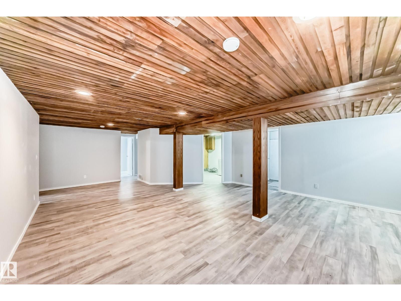 16819 109 ST NW - 42