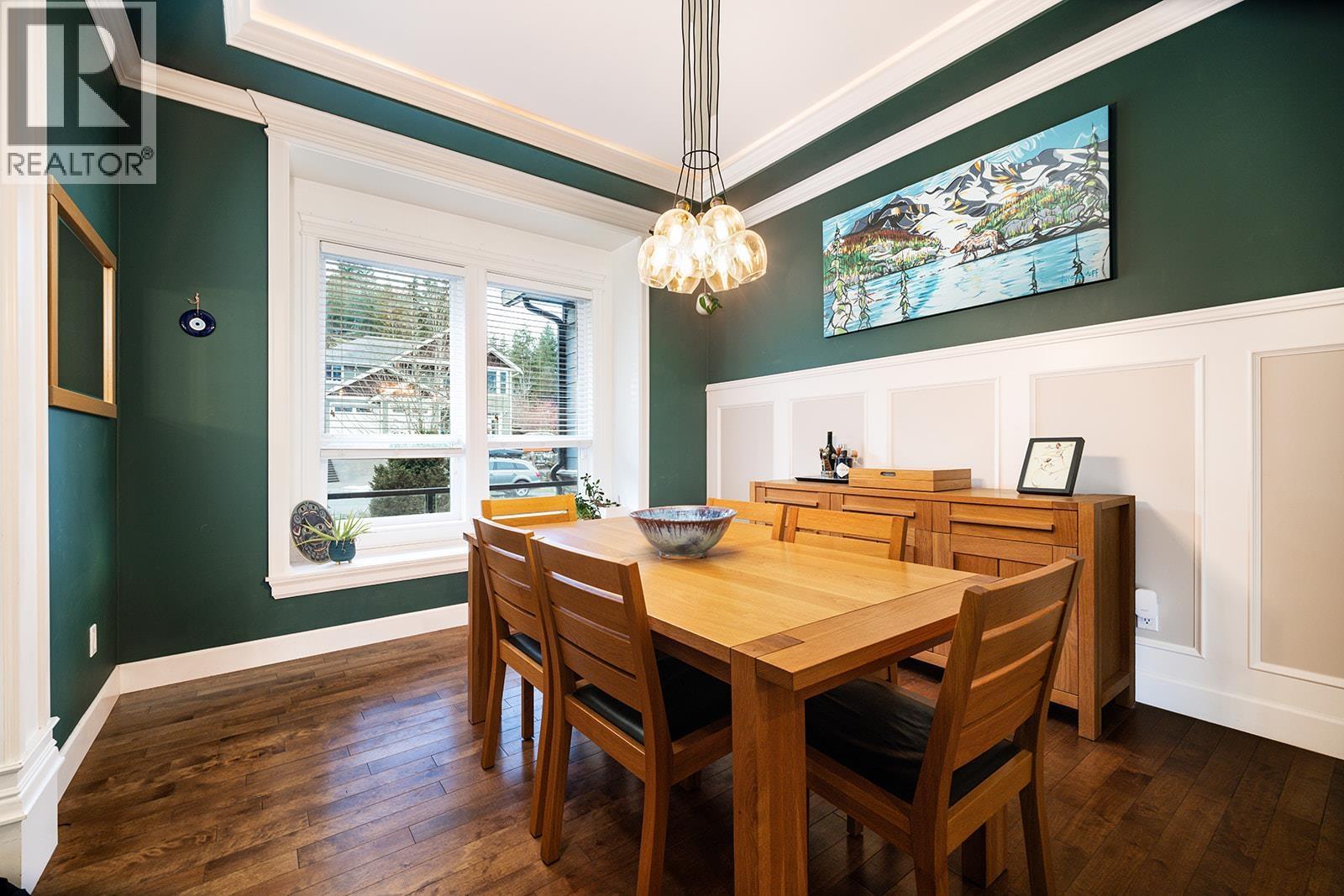 1031 JAY CRESCENT, Squamish