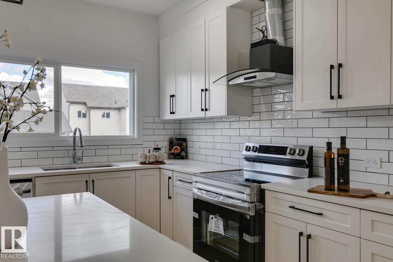 10213 92A AV NW - 17