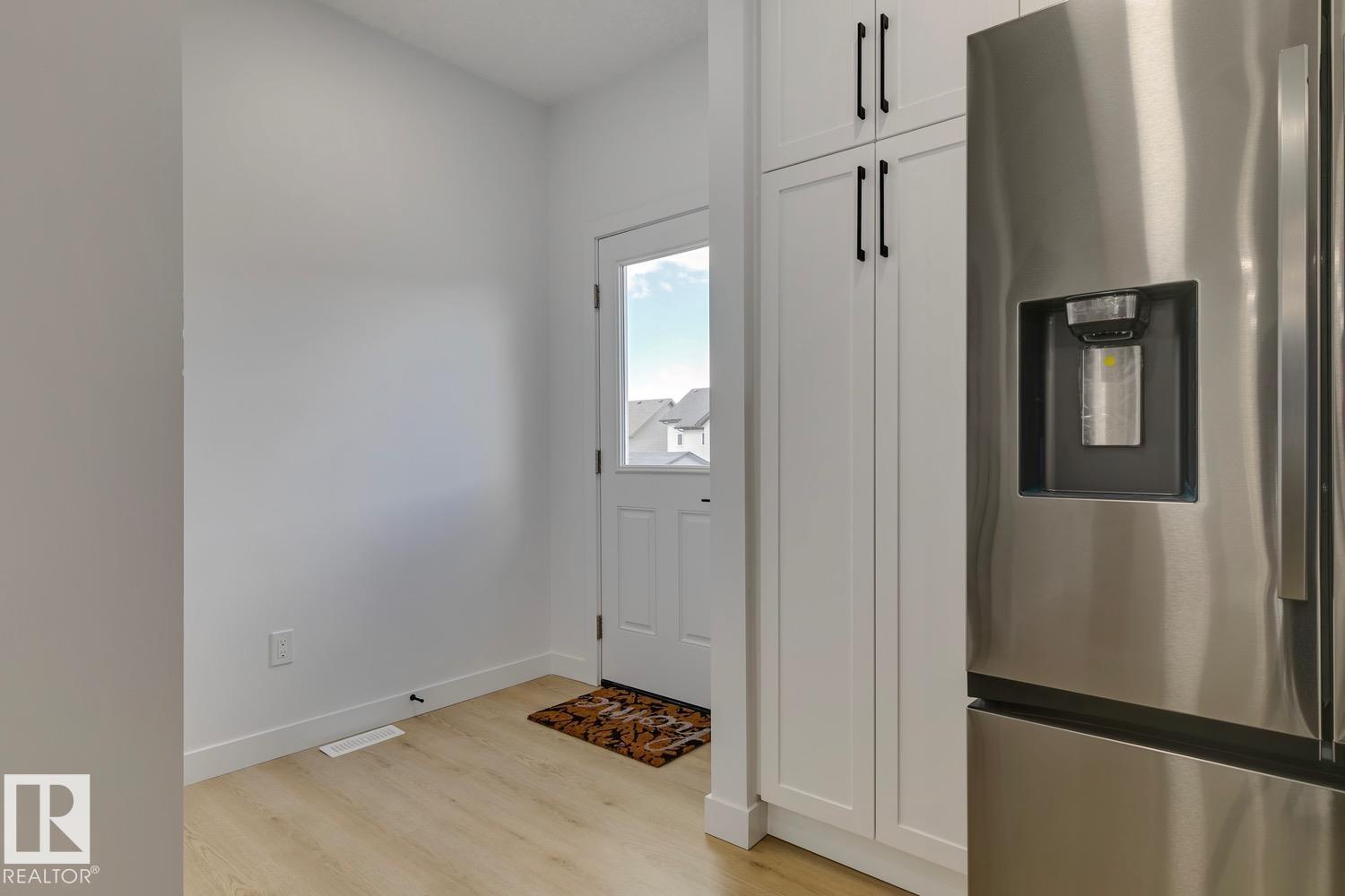 10213 92A AV NW - 18