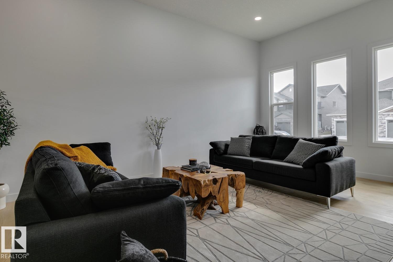10213 92A AV NW - 7