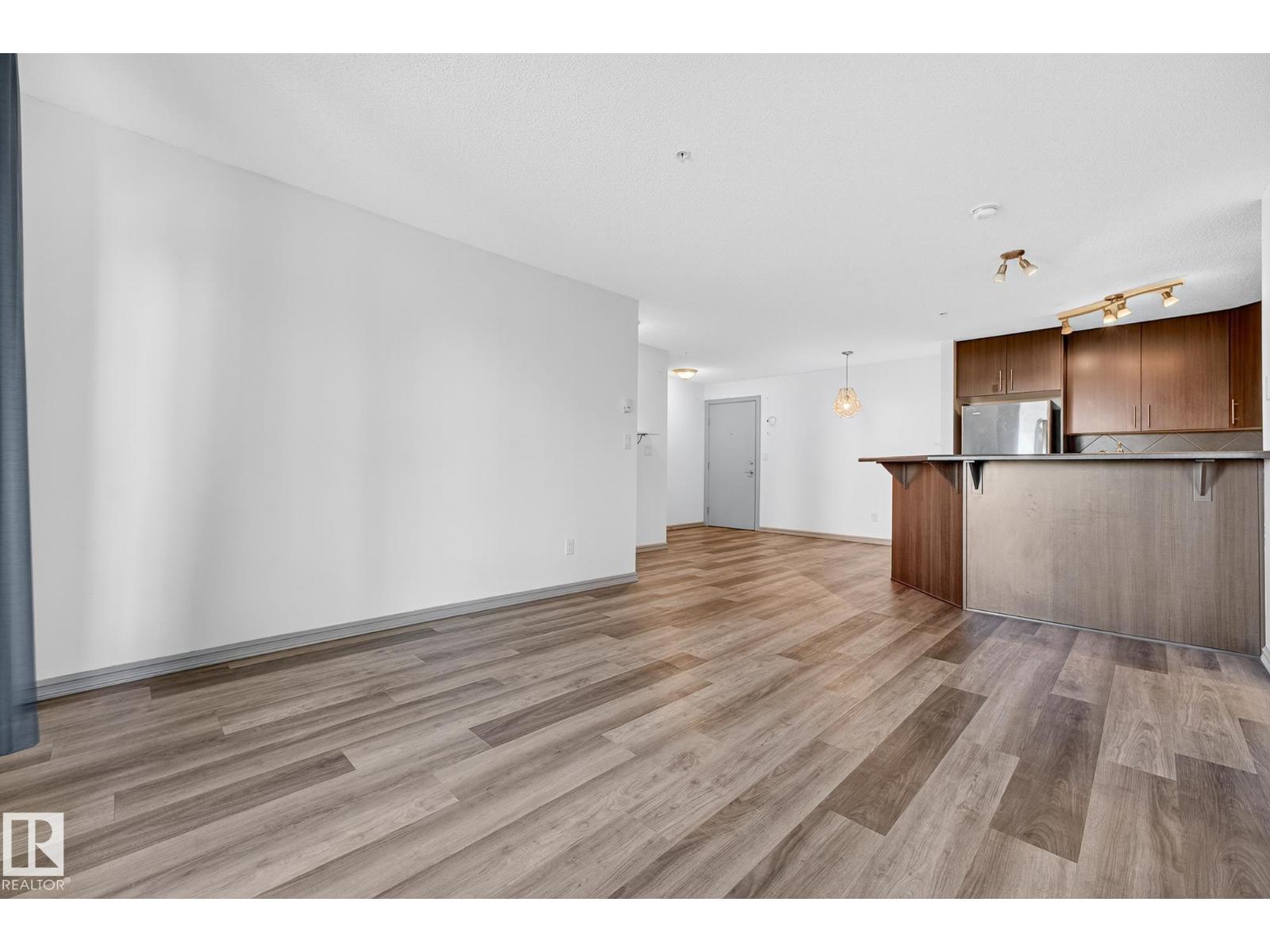 #215 2208 44 AV NW, Edmonton
