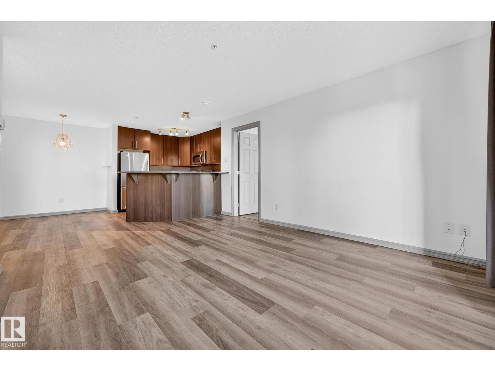 #215 2208 44 AV NW, Edmonton