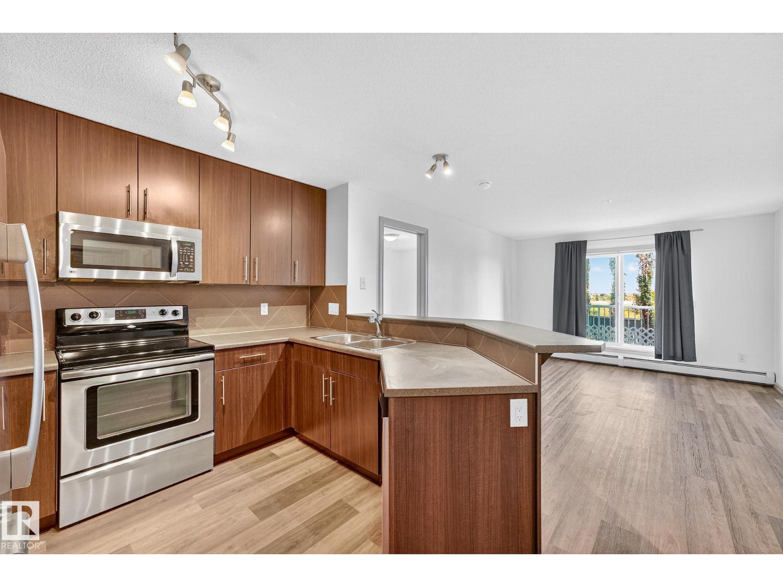 #215 2208 44 AV NW, Edmonton