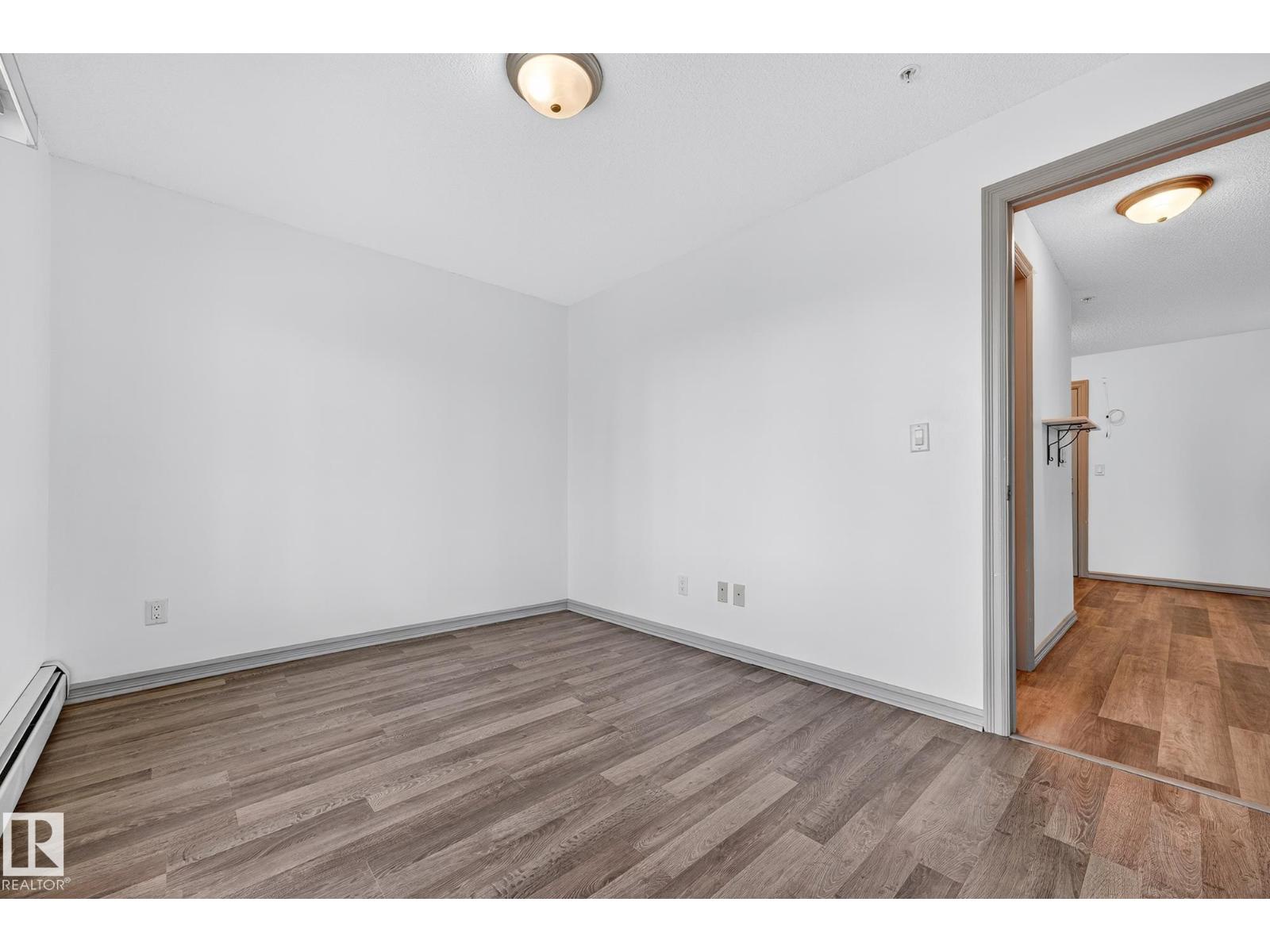 #215 2208 44 AV NW, Edmonton