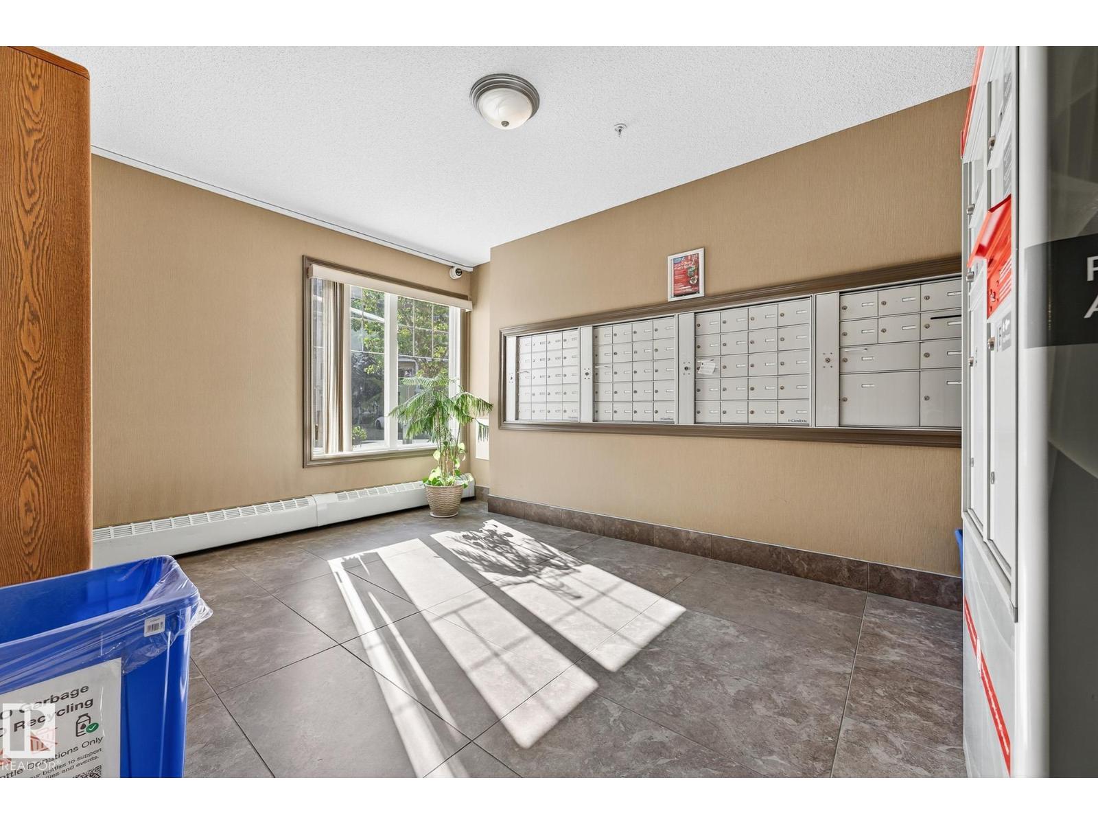 #215 2208 44 AV NW, Edmonton