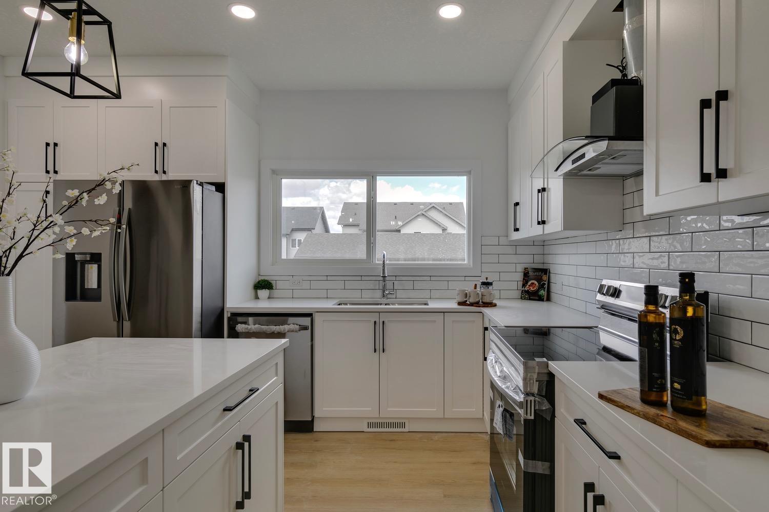 10213 92A AV NW - 16