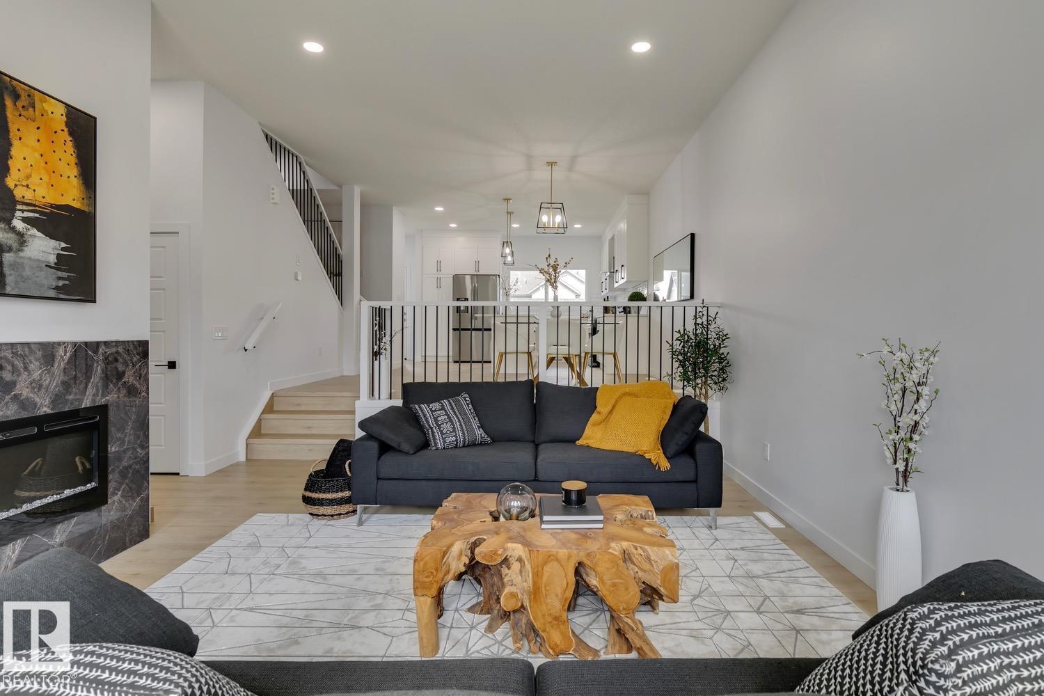 10213 92A AV NW - 4
