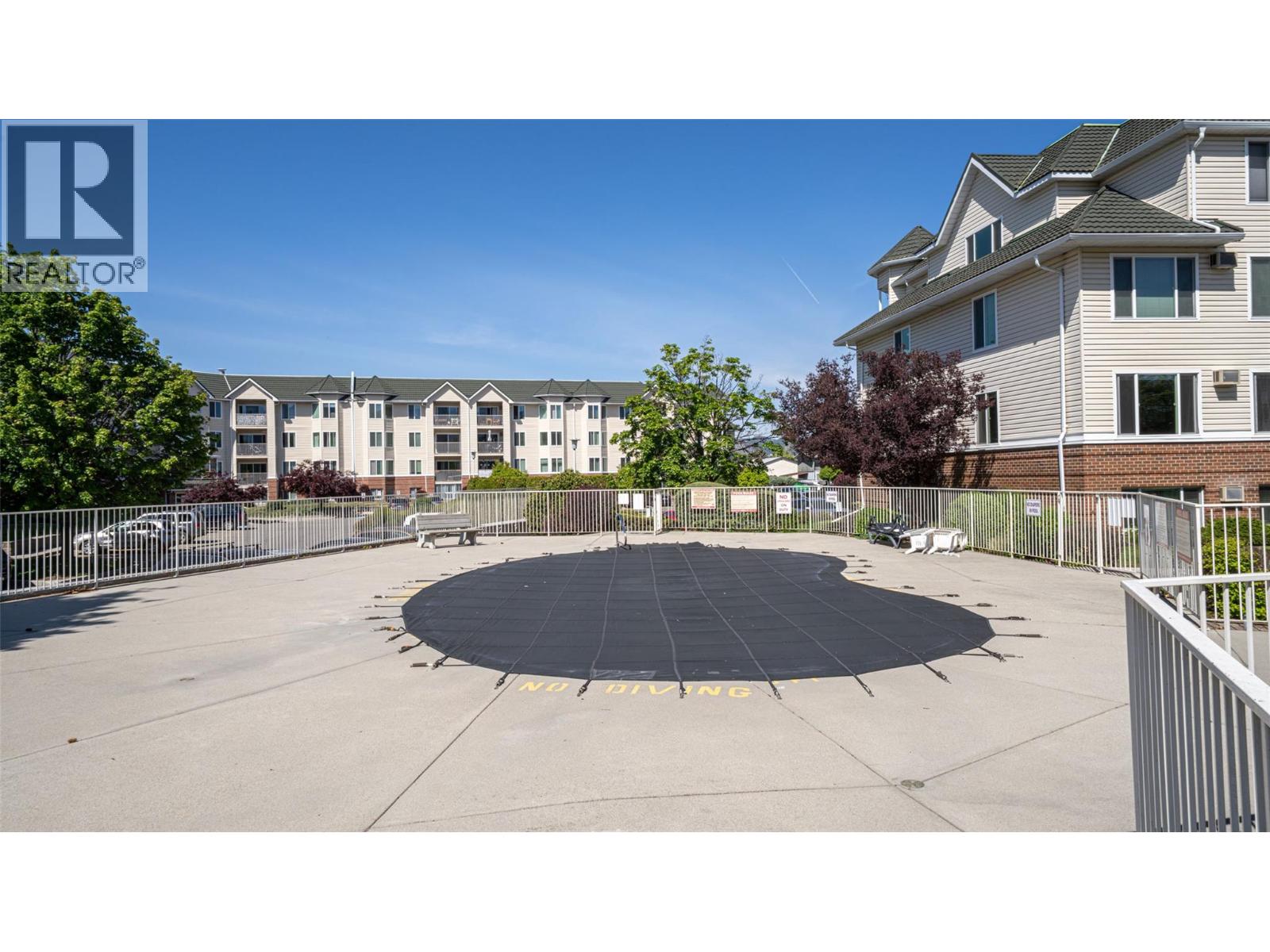 #407 3160 Casorso Road - 33