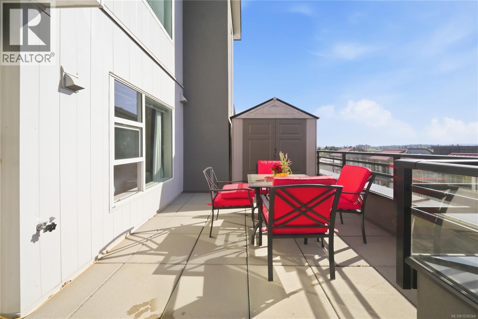 503 1016 Inverness Road, Saanich