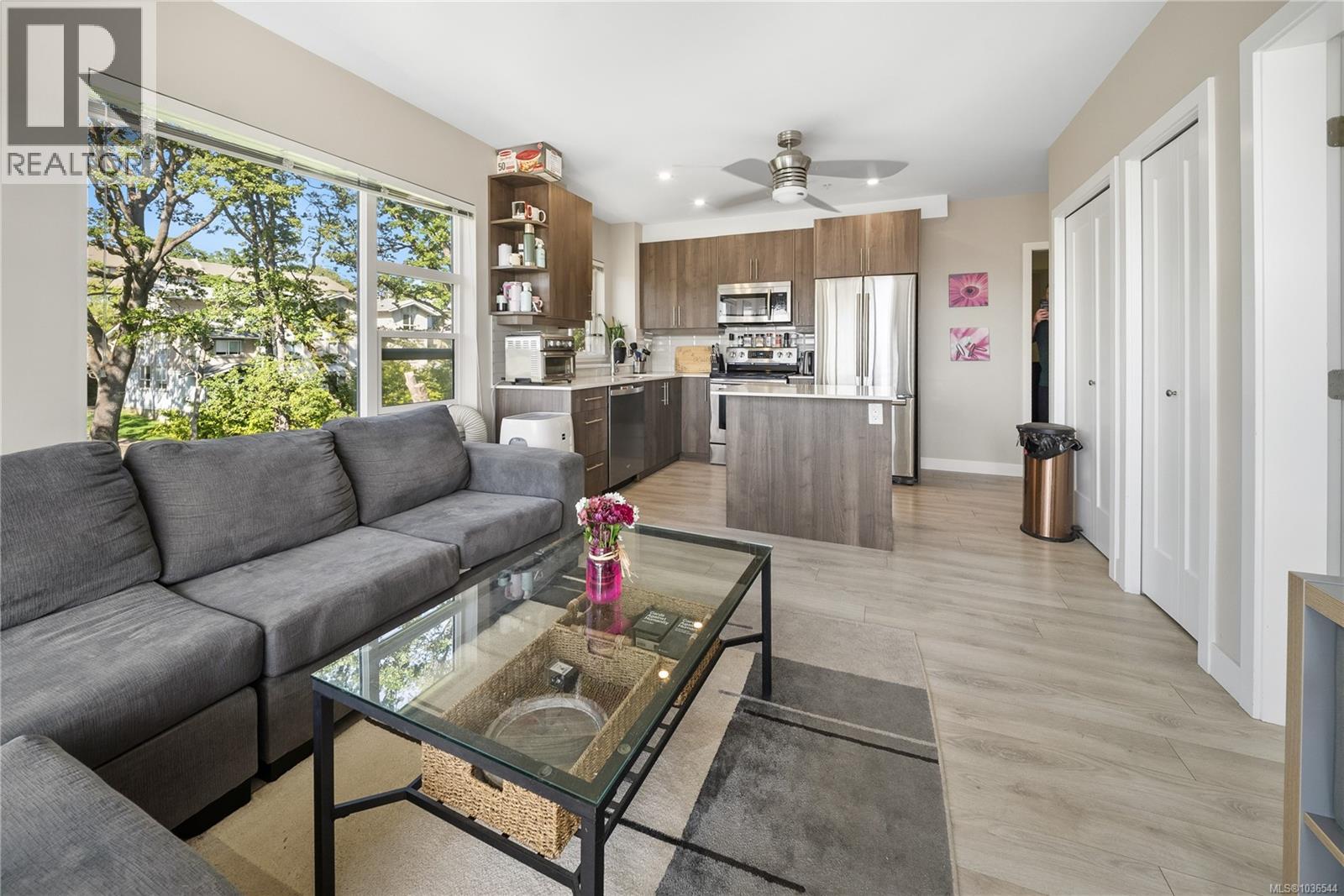 503 1016 Inverness Road, Saanich