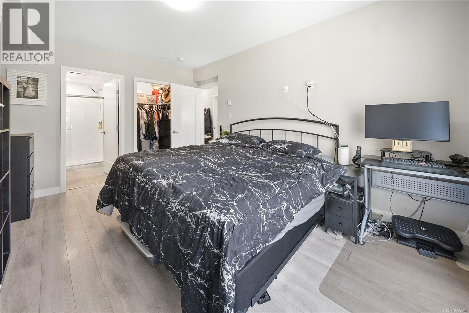 503 1016 Inverness Road, Saanich