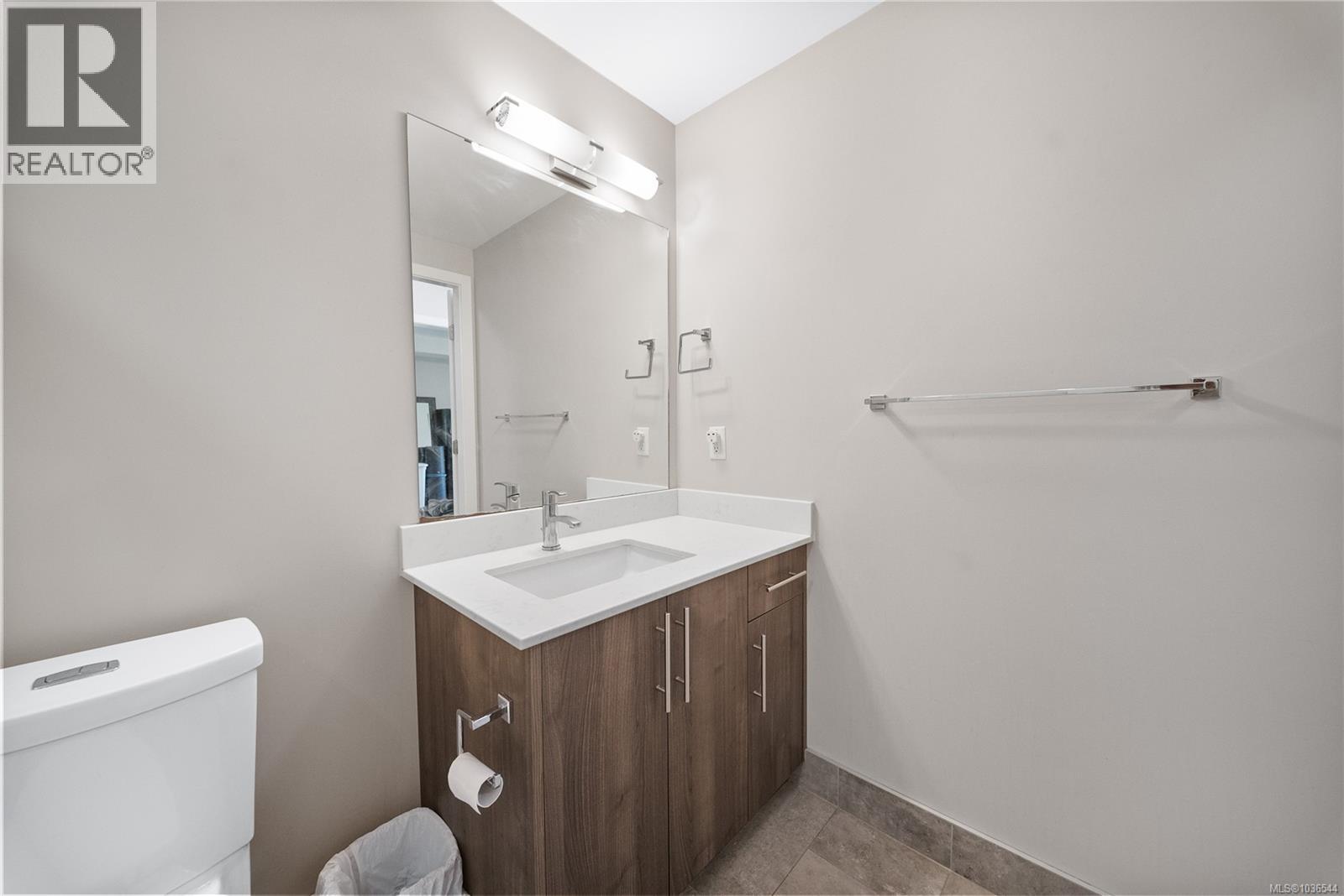 503 1016 Inverness Road, Saanich