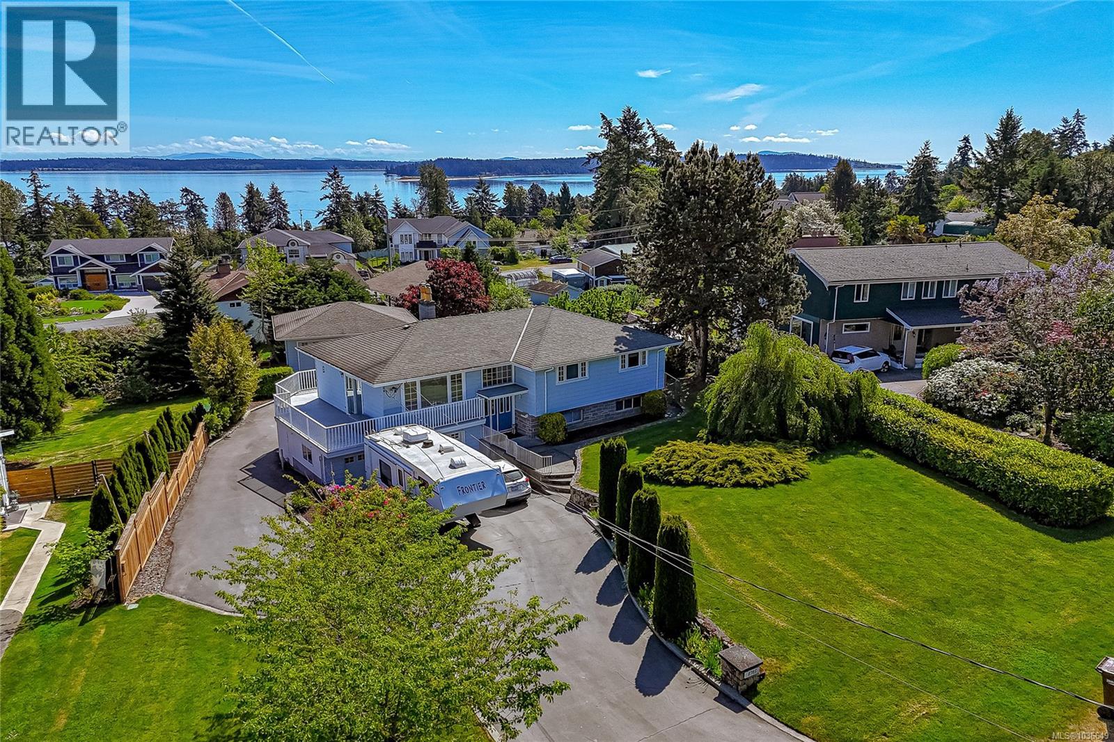  8705 Ebor Terrace, North Saanich
