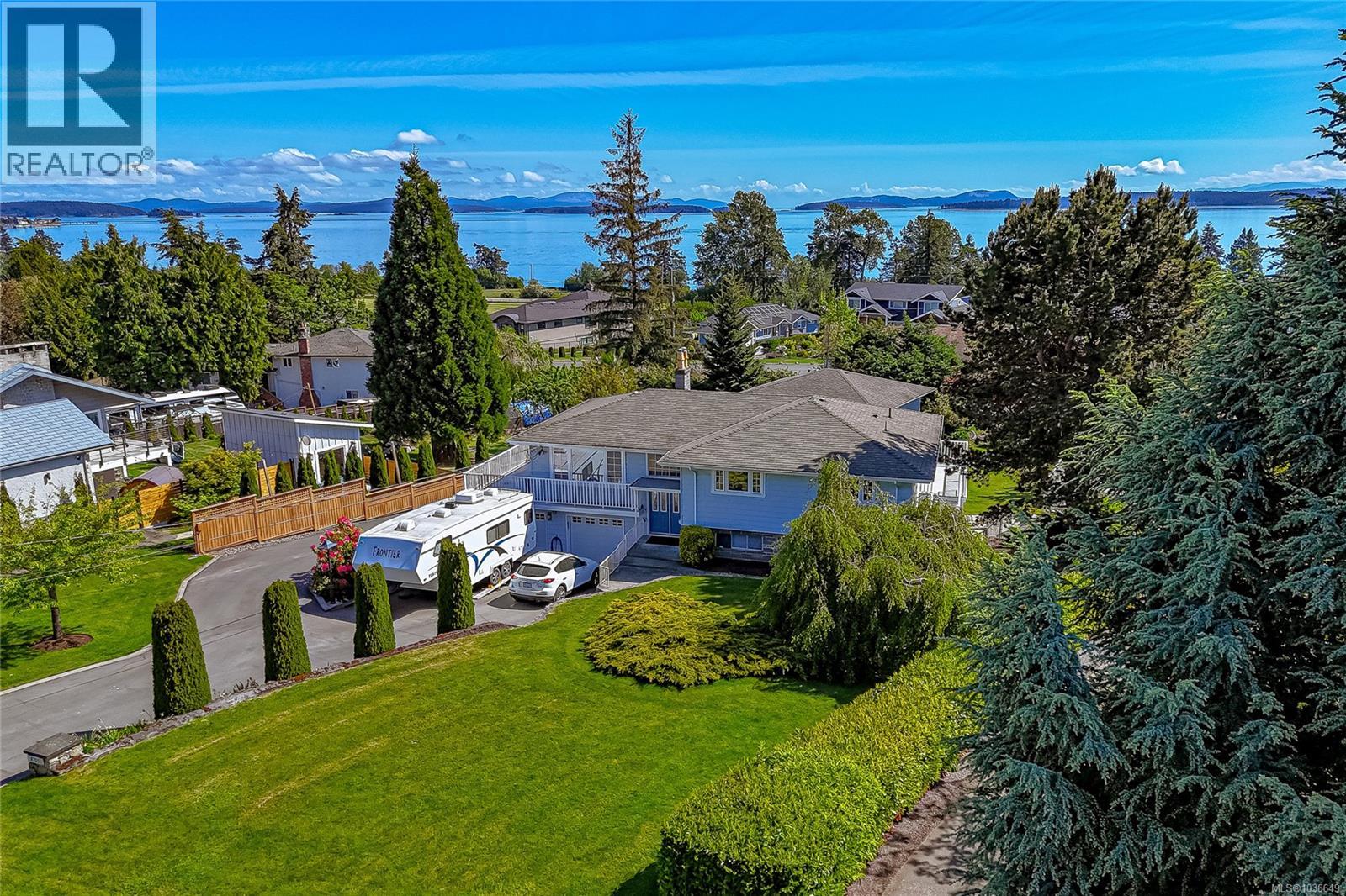  8705 Ebor Terrace, North Saanich