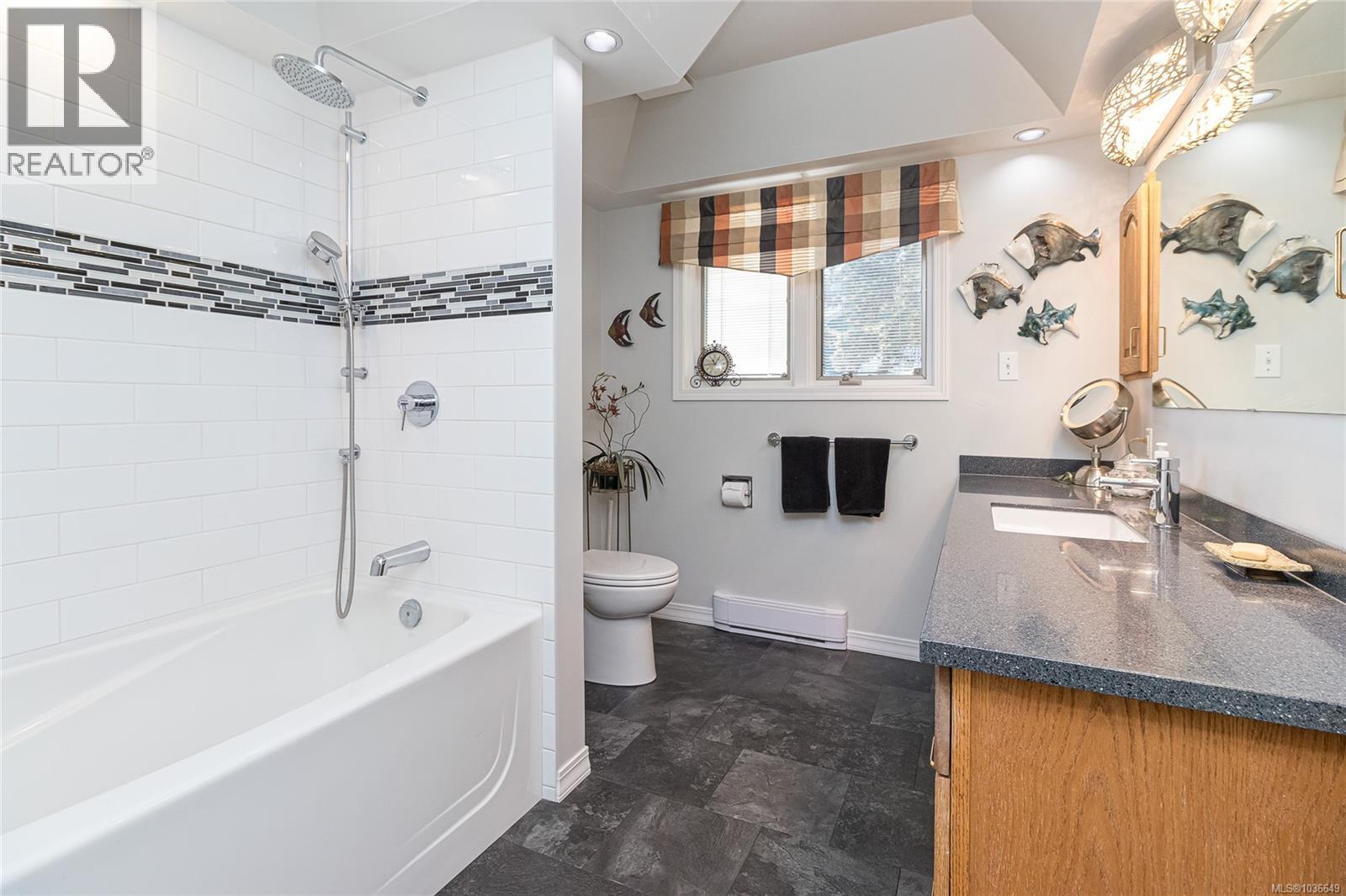  8705 Ebor Terrace, North Saanich