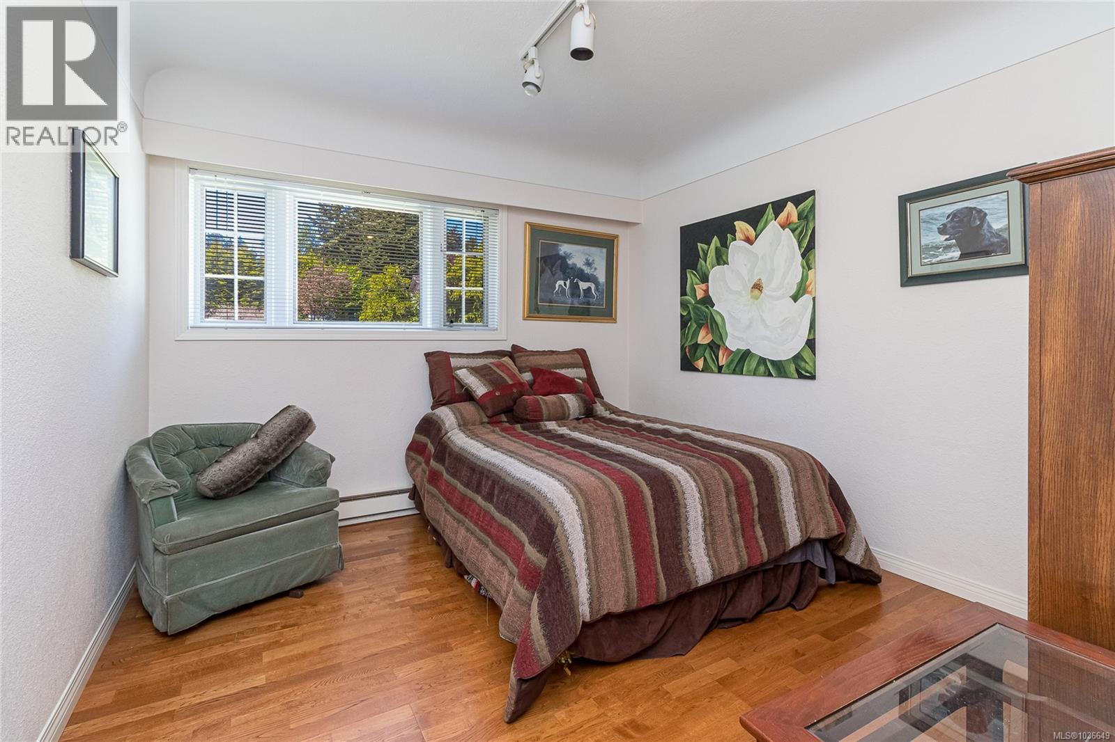  8705 Ebor Terrace, North Saanich