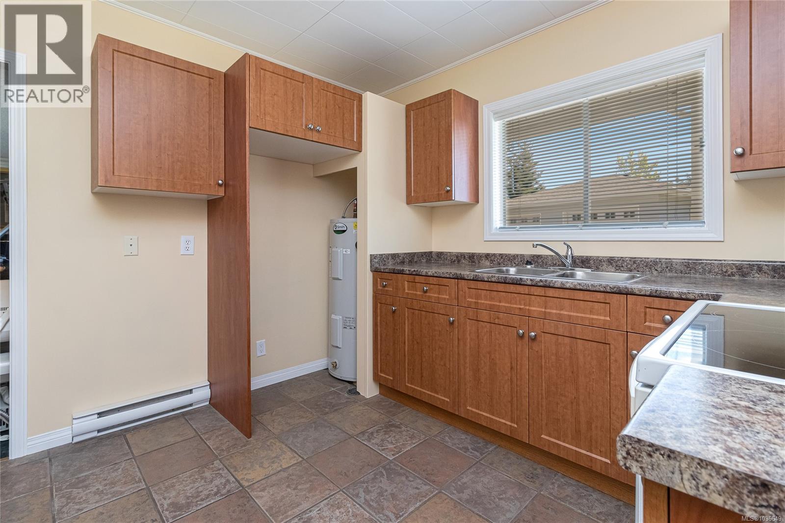  8705 Ebor Terrace, North Saanich