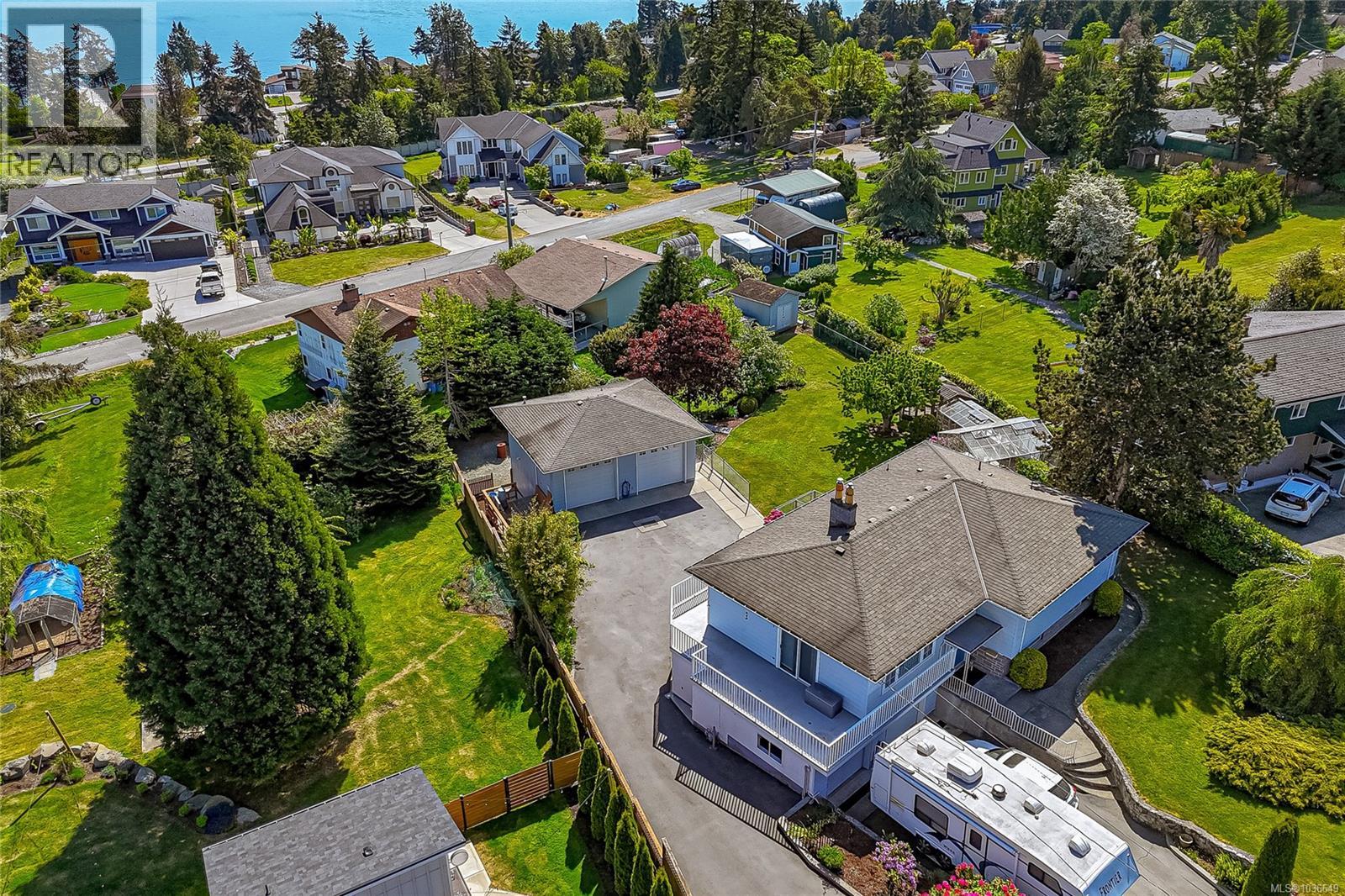  8705 Ebor Terrace, North Saanich