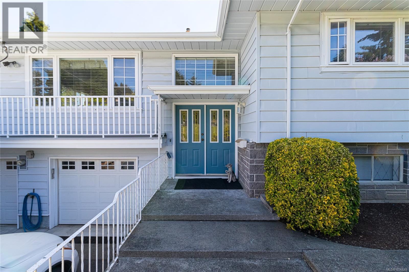  8705 Ebor Terrace, North Saanich