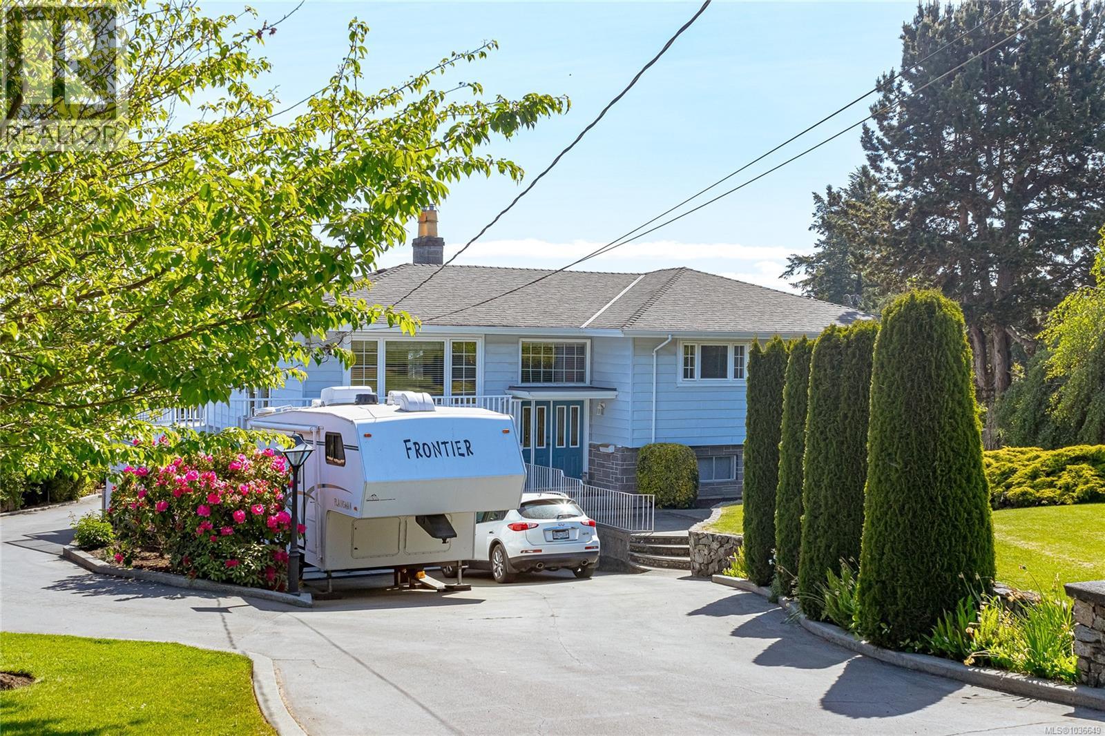  8705 Ebor Terrace, North Saanich