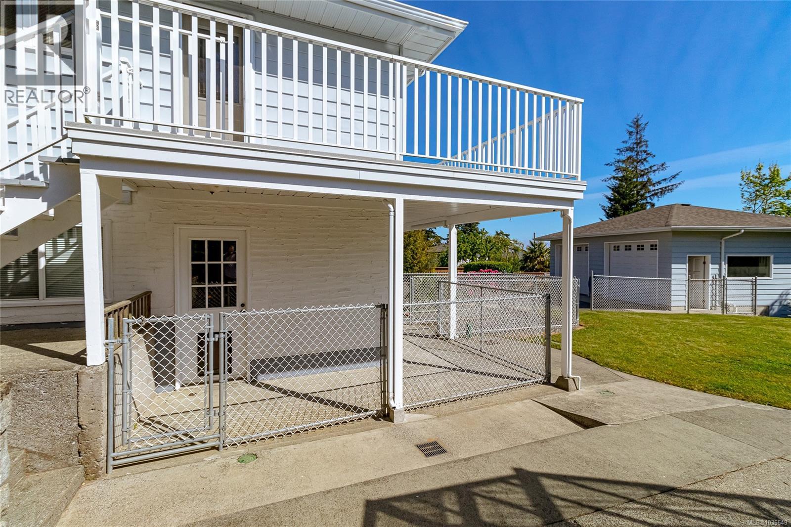  8705 Ebor Terrace, North Saanich