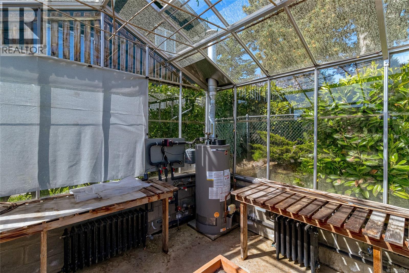  8705 Ebor Terrace, North Saanich