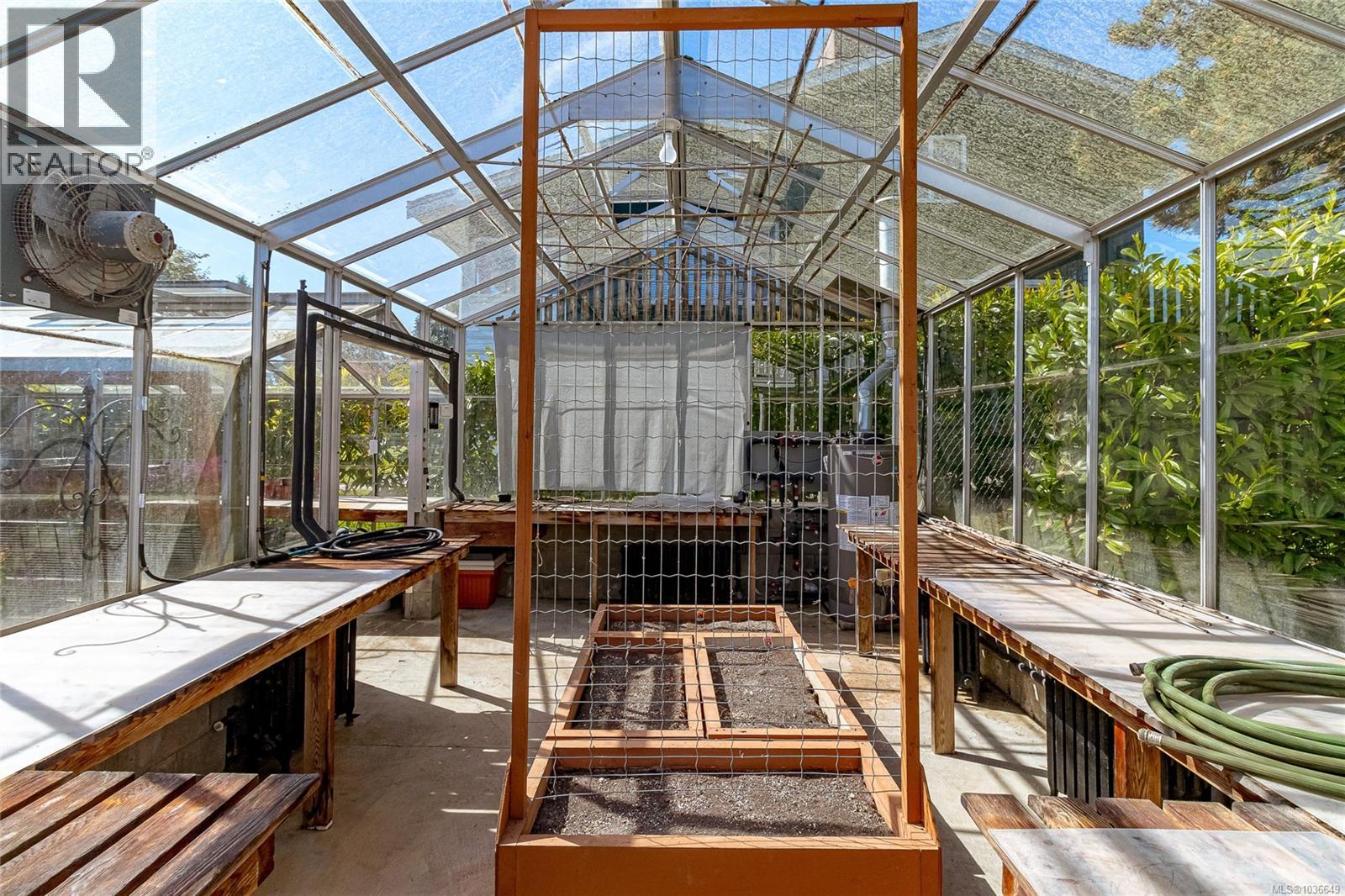  8705 Ebor Terrace, North Saanich