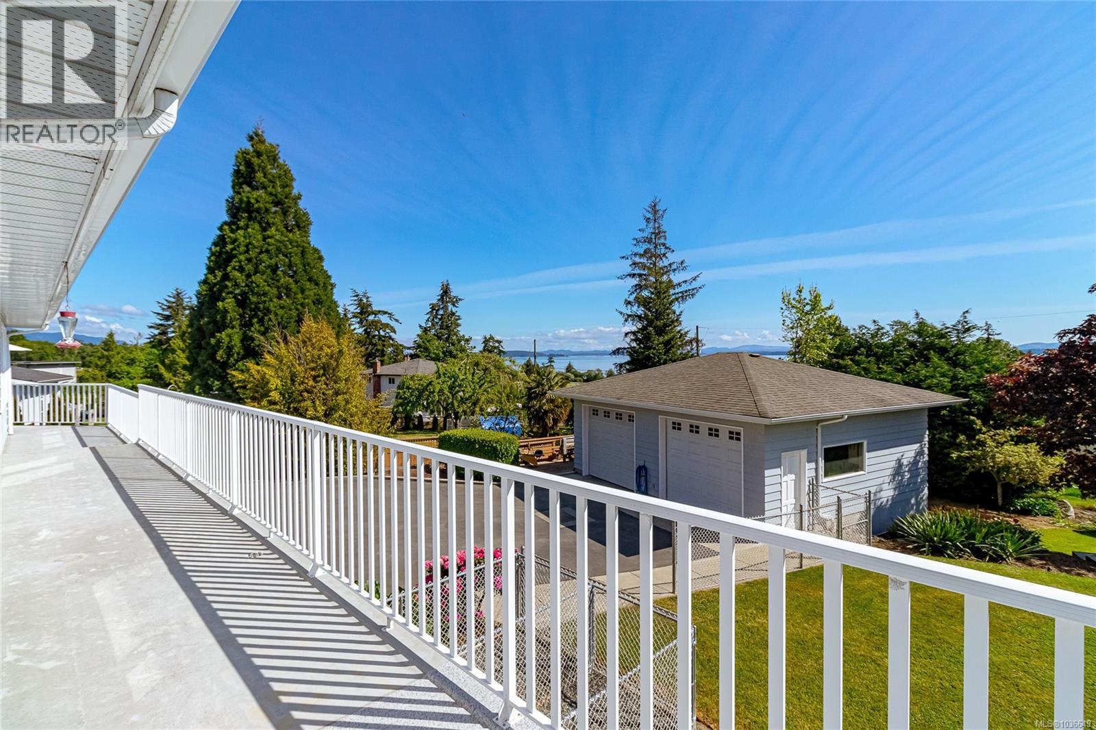  8705 Ebor Terrace, North Saanich