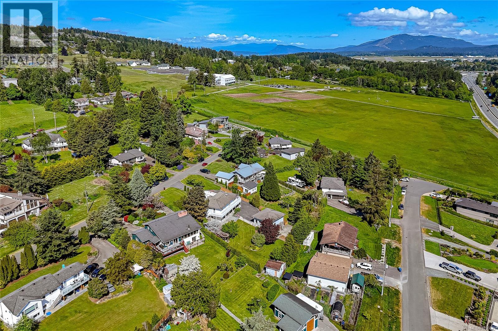  8705 Ebor Terrace, North Saanich