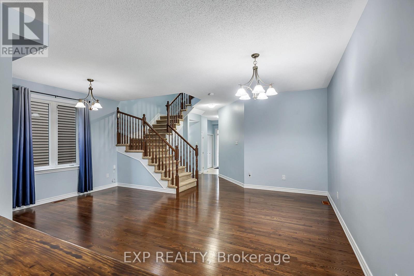 635 MOORPARK AVENUE - 13