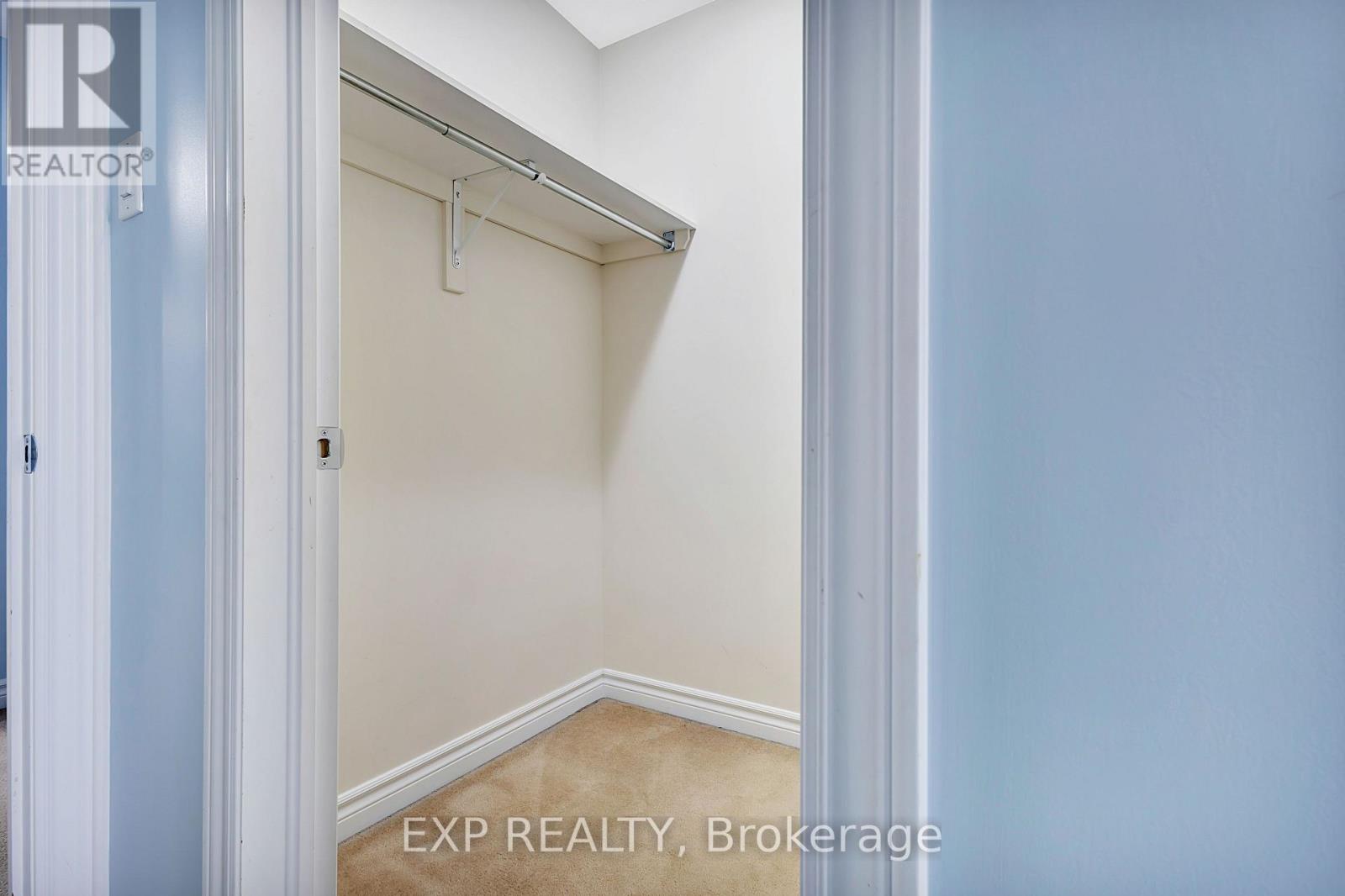 635 MOORPARK AVENUE - 25