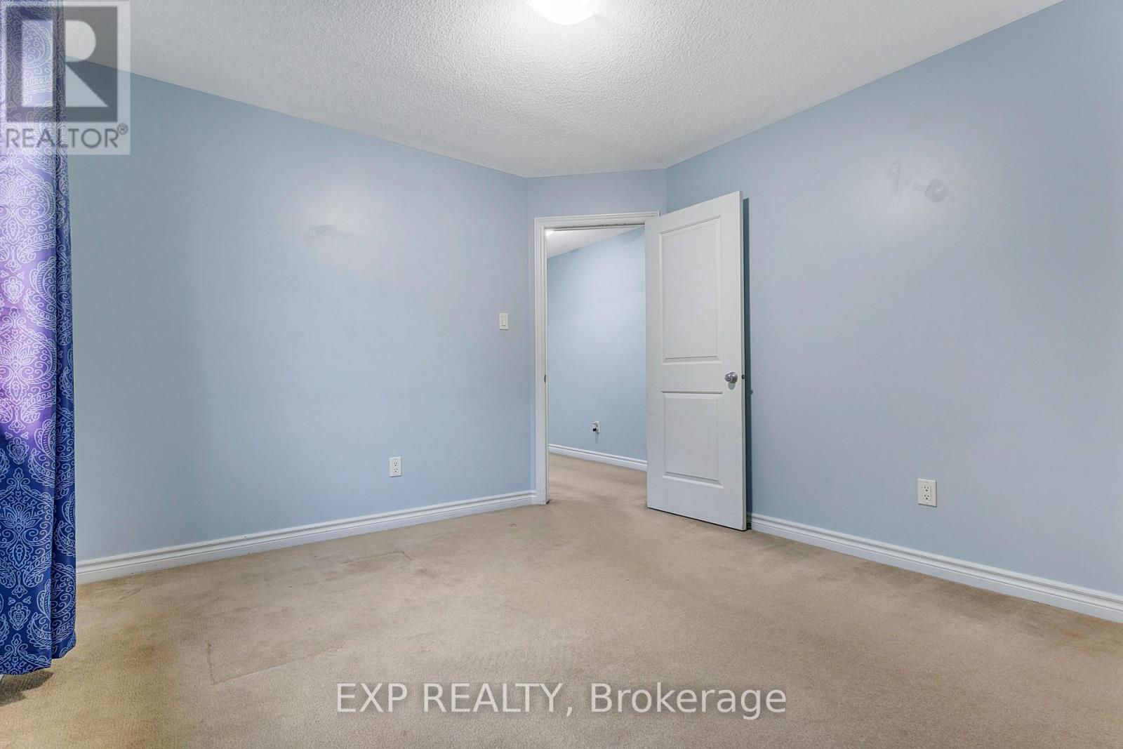 635 MOORPARK AVENUE - 24