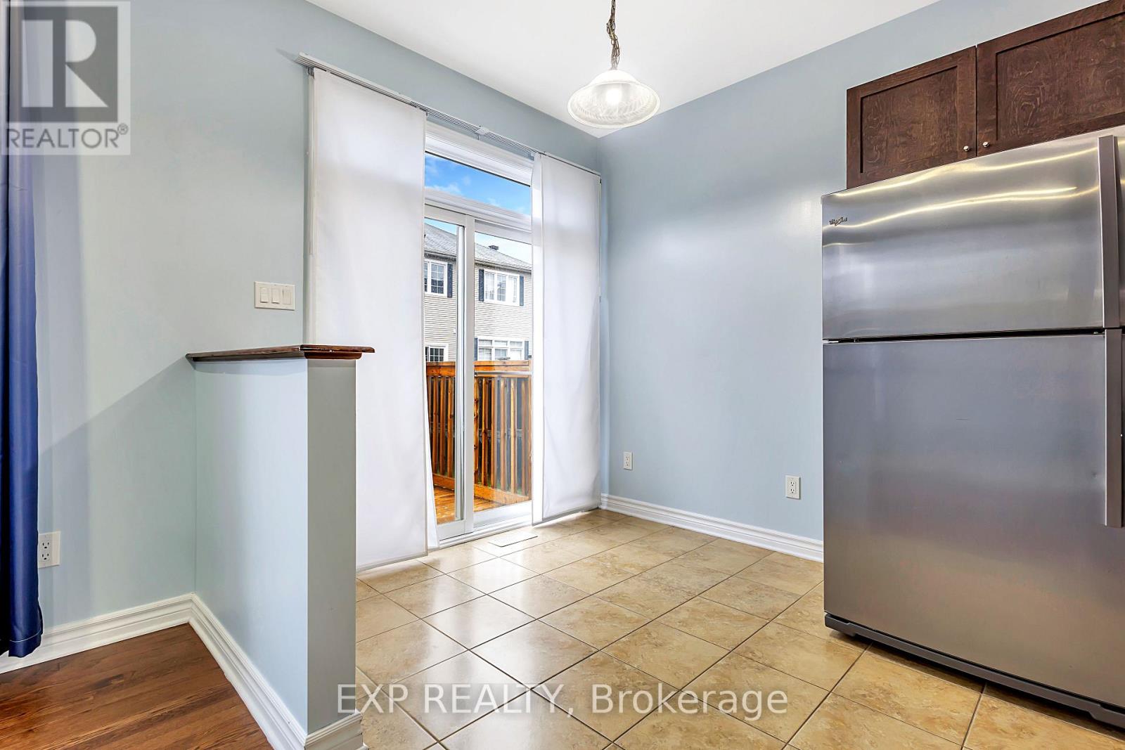 635 MOORPARK AVENUE - 8