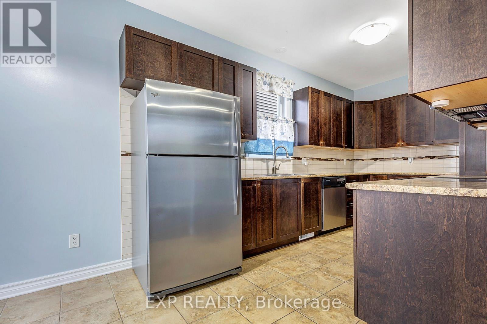635 MOORPARK AVENUE - 9