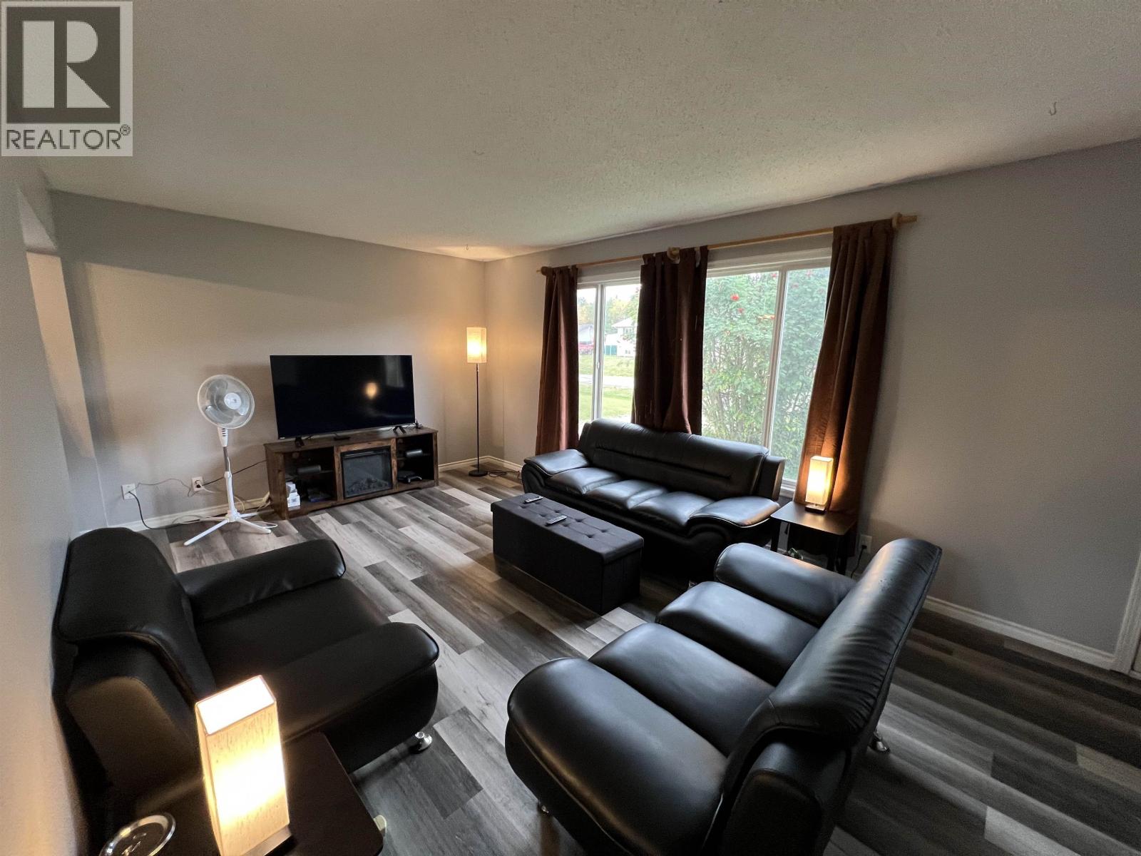 5524 48 STREET - 12
