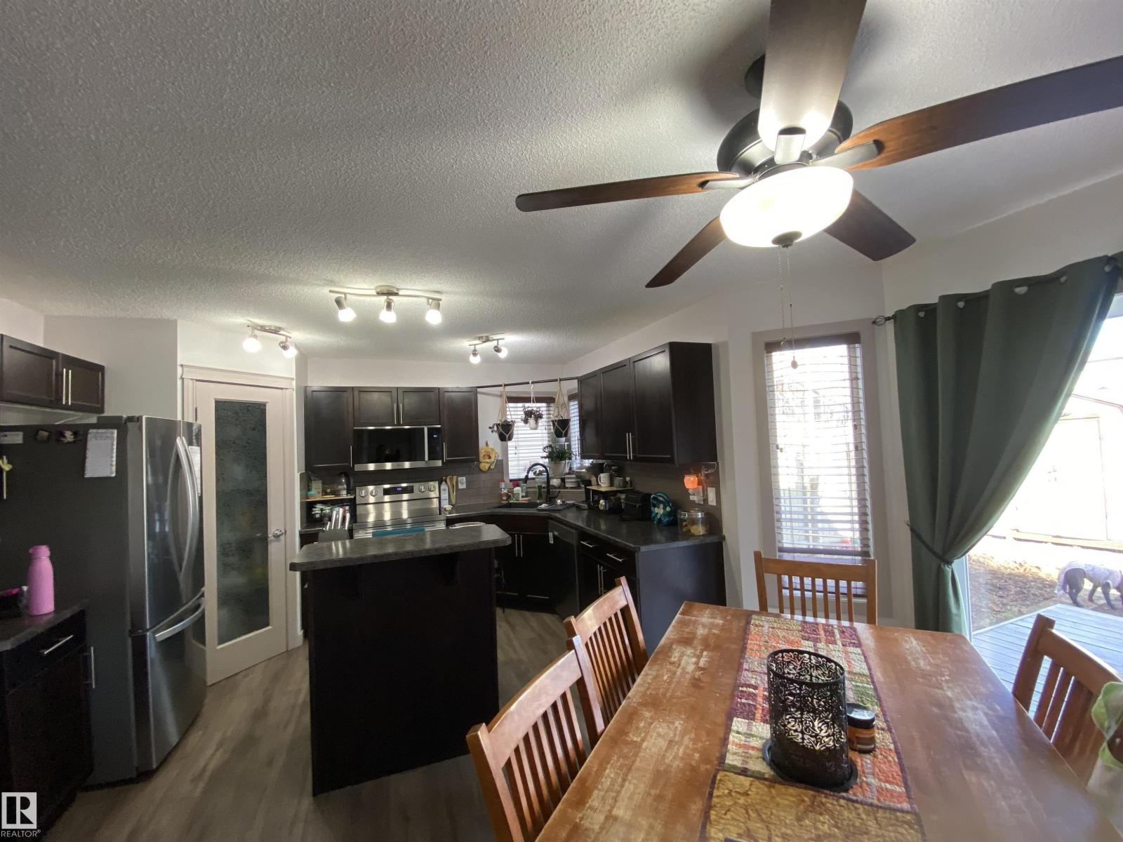 1151 37 AV NW NW, Edmonton