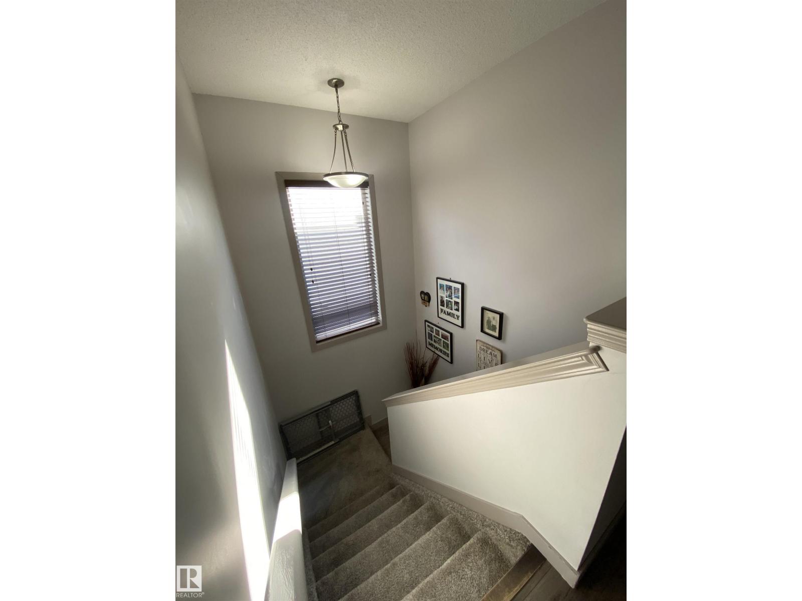 1151 37 AV NW NW, Edmonton