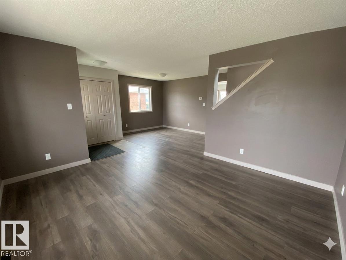 1151 37 AV NW NW, Edmonton
