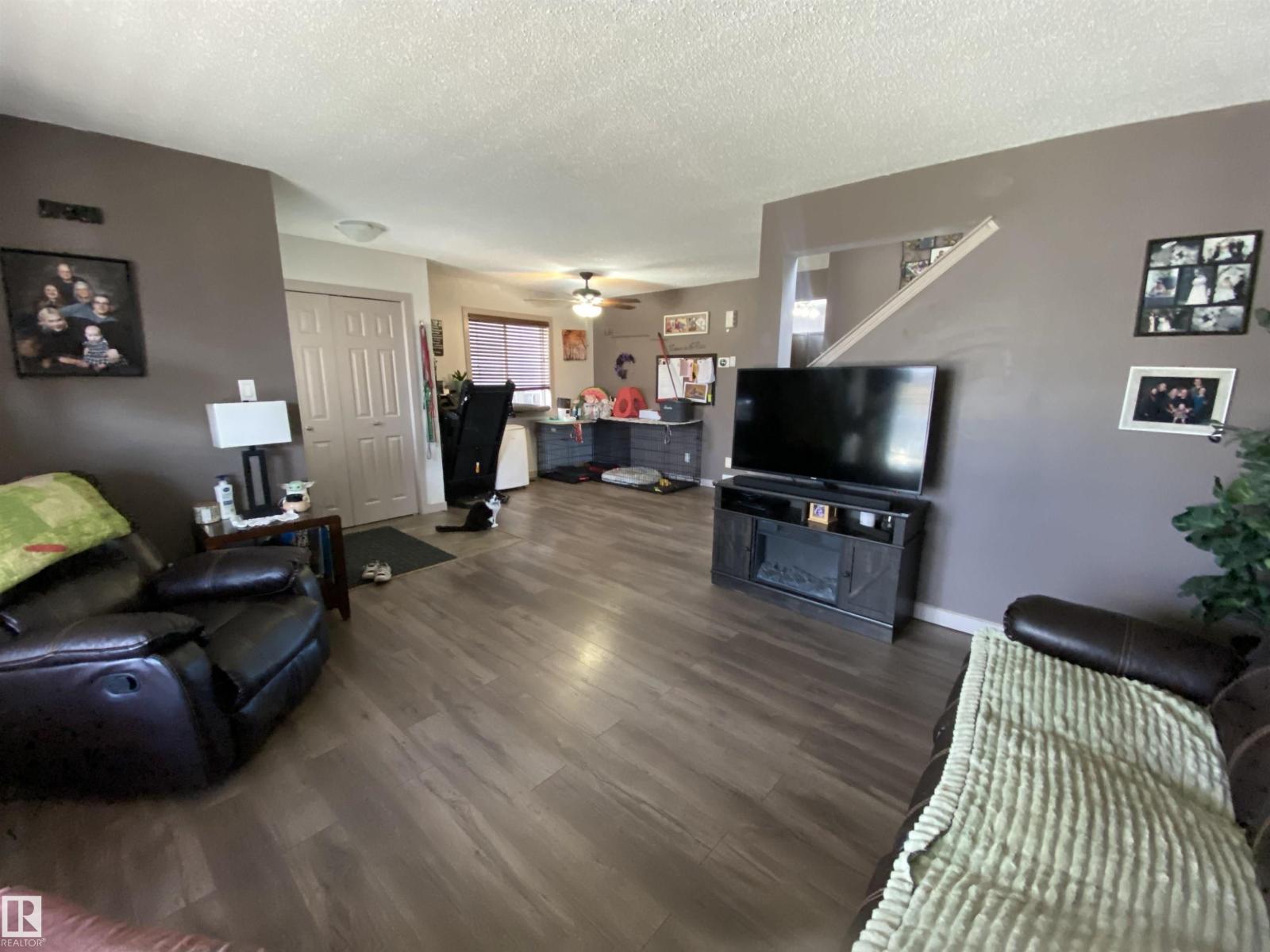 1151 37 AV NW NW, Edmonton