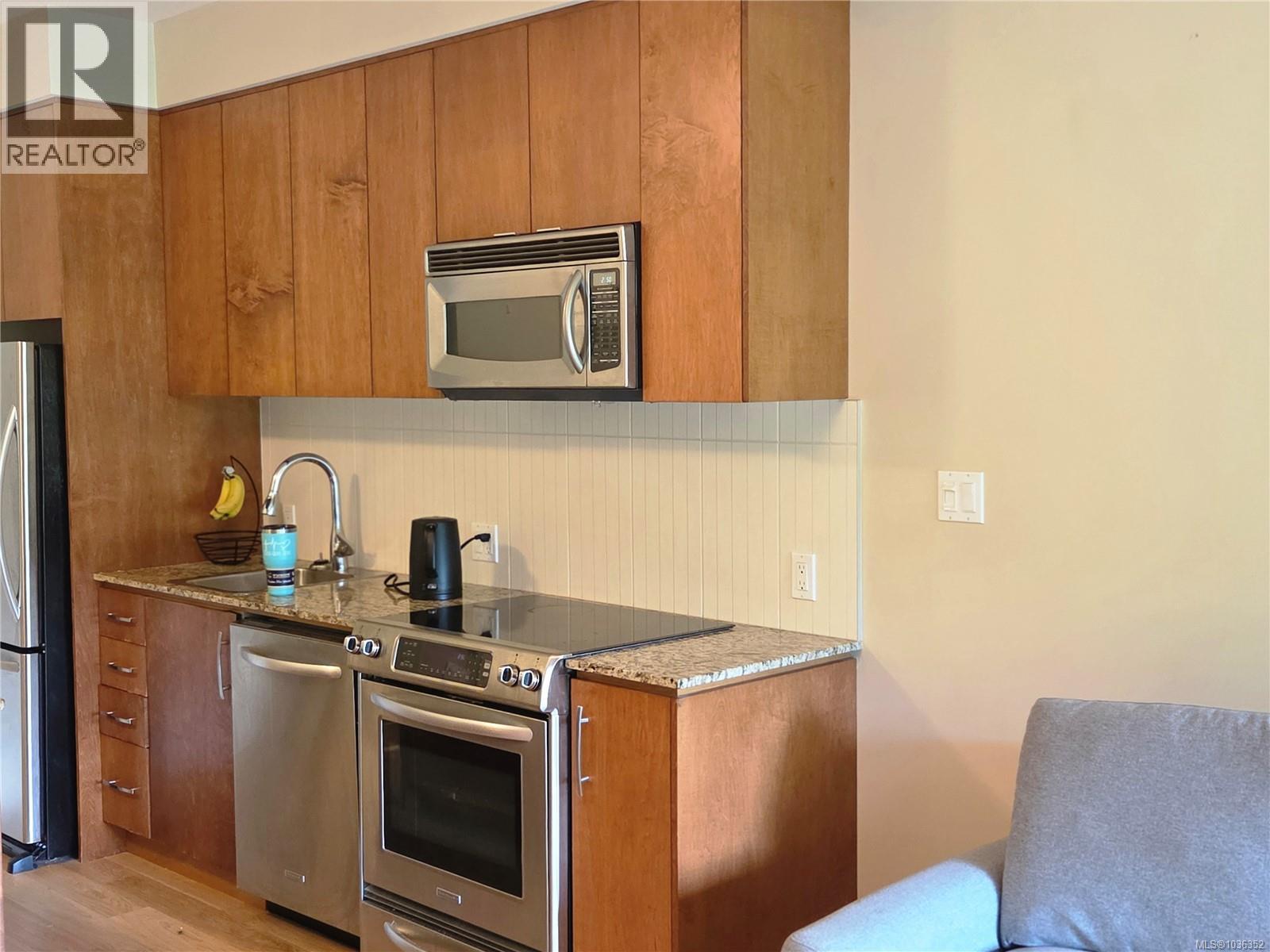 #318 1375 Bear Mountain Pkwy - 5