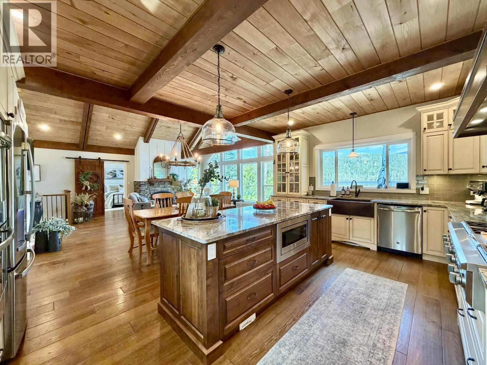 8989 S MAHOOD LAKE ROAD, Canim Lake