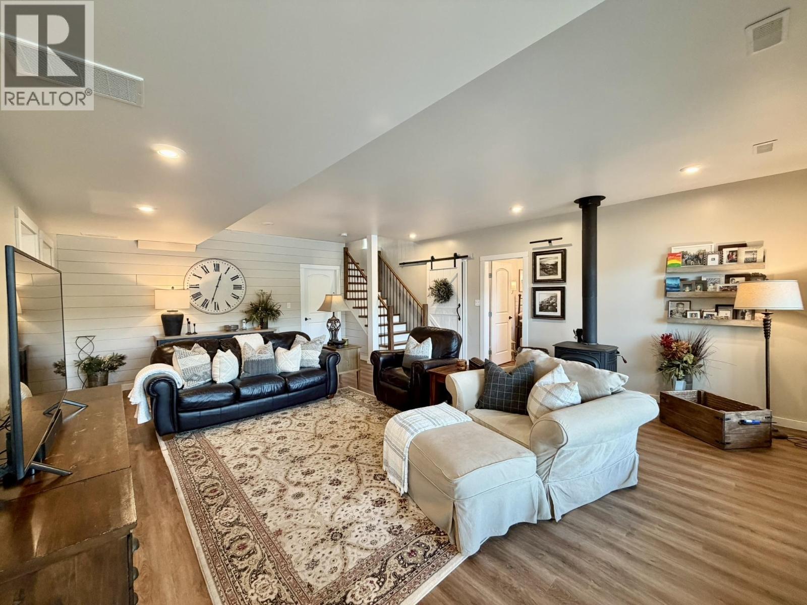8989 S MAHOOD LAKE ROAD, Canim Lake