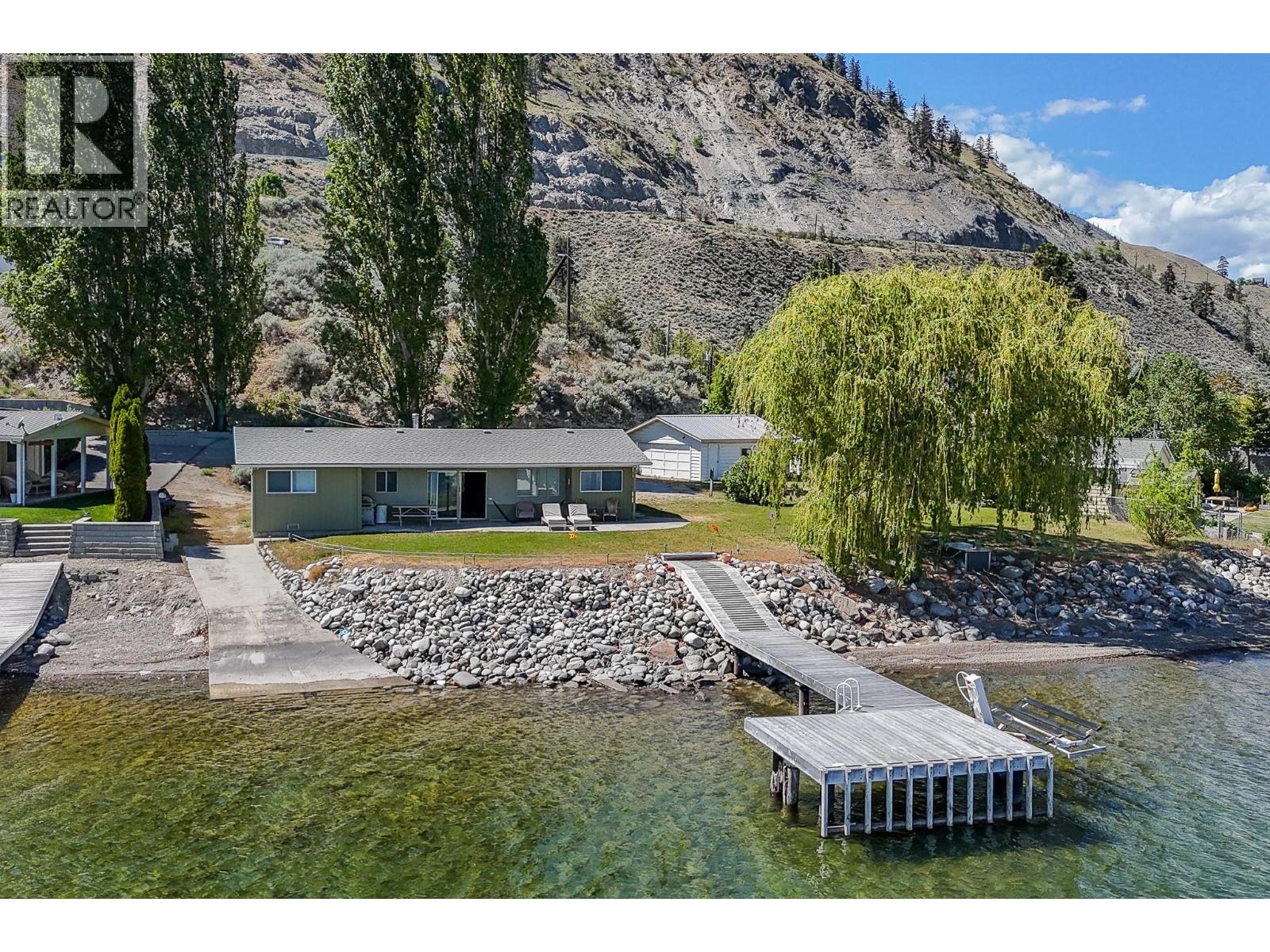 475 North Beach Road, Summerland
